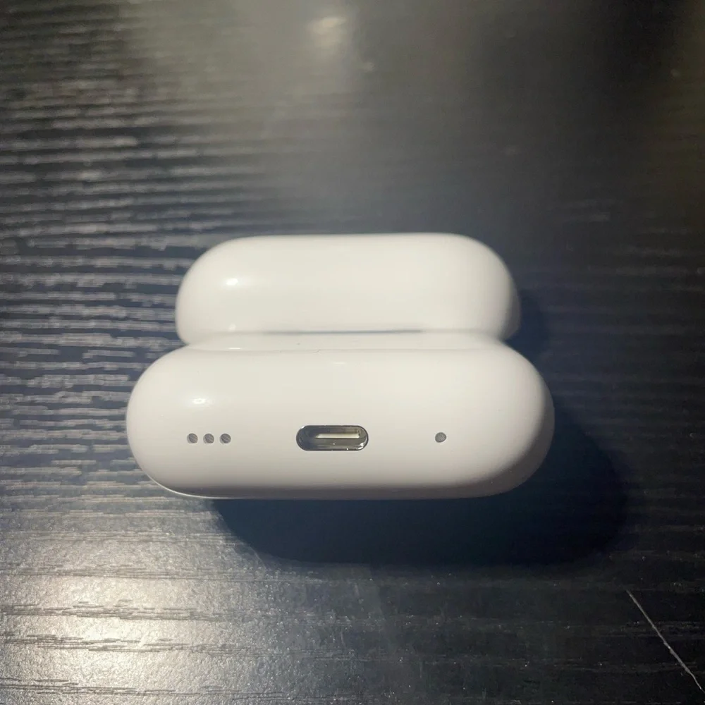Apple White Wireless Earbuds